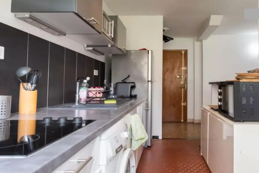 2 Bedrm Flat - Paris Downtown - Near Commodities France